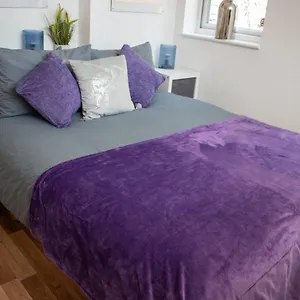 121-studio-an-ensuite-luxury-private-studio-apartment.cambridgehotelsuk.com/